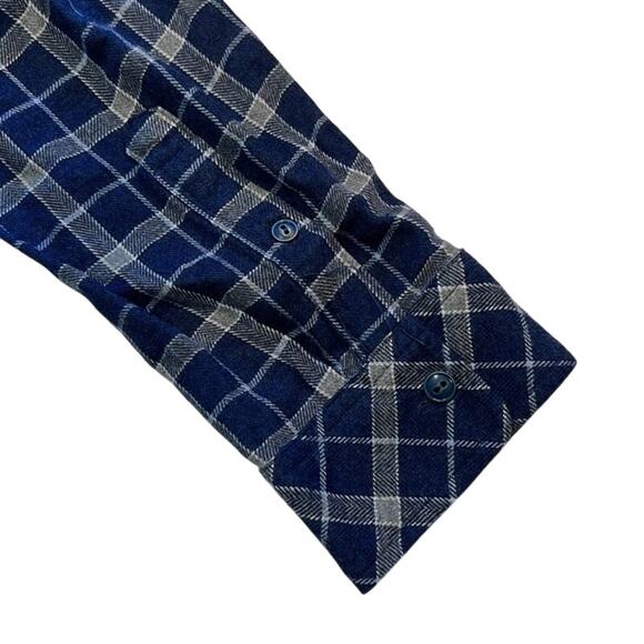 Rails Clothing Men's Navy Blue & White Plaid Button Down Shirt, Size Medium - Picture 5 of 6
